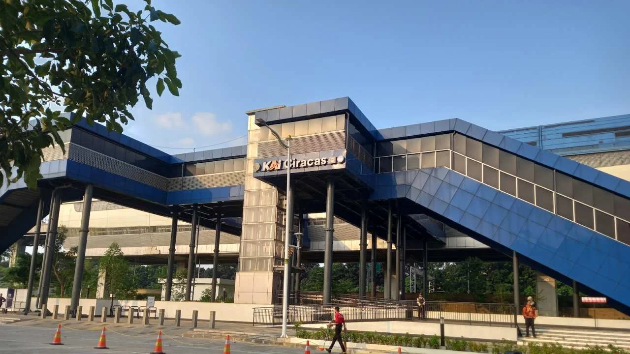 Stasiun LRT Ciracas Rute, Jadwal, & Info Parkir Terbaru